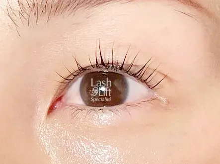 まつ毛の長さを最大限に強調　ラッシュリフト